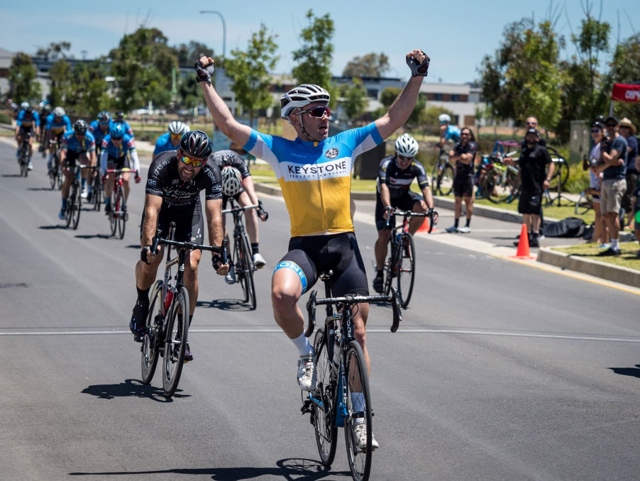 luke cycling finish line